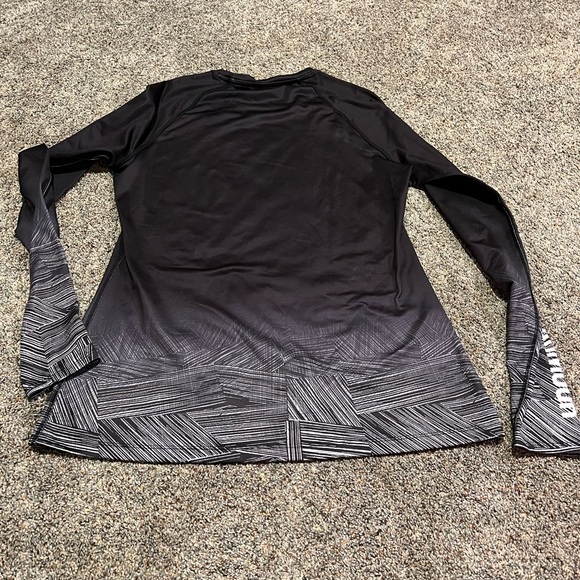 Under Armour Long Sleeve - Picture 5 of 5